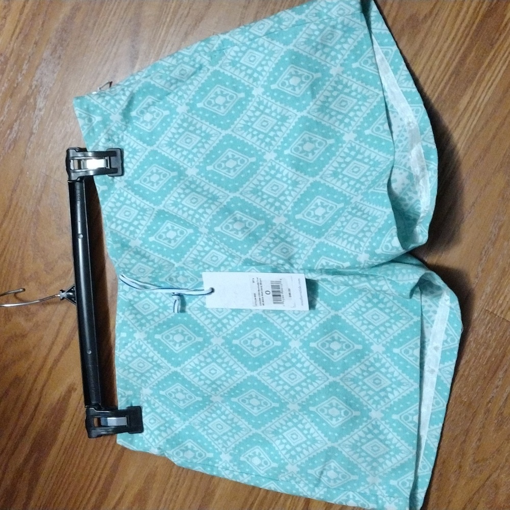 Southern Tide Shorts Size 4 Bermuda Teal w/Alice lkat Jacq Shorts